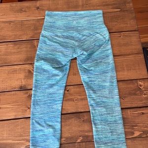 Space dye teal Lululemon 7/8 leggings